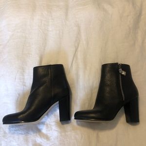 Micheal Kors Black Leather Boots